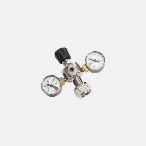 CO₂-regulator med to manometre og en sort justeringsknap.